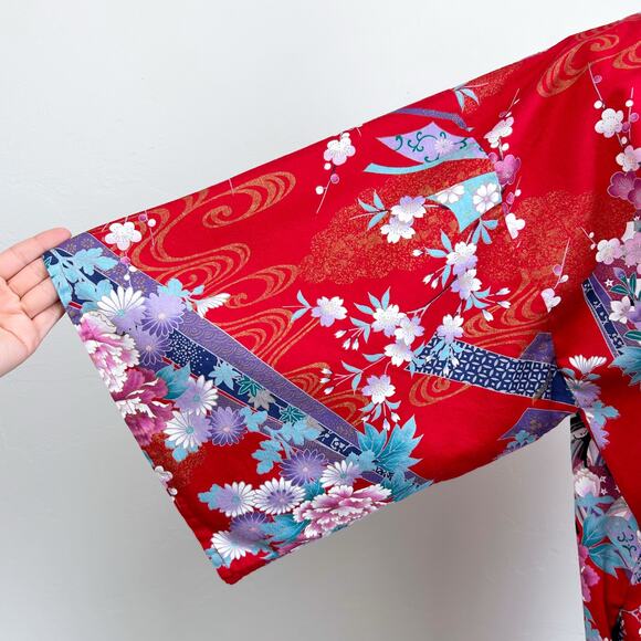Smithsonian Institution Red Floral Kimono Yukata Robe - Picture 4 of 7